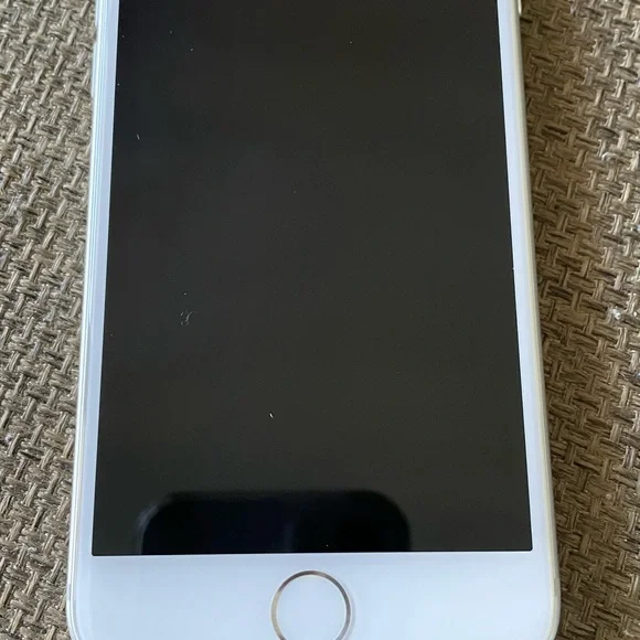 iPhone 7 in perfect working condition. Unlocked can be used with other carriers. - Picture 1 of 4